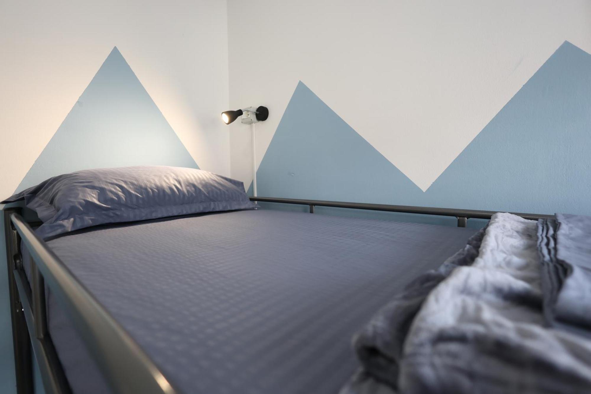 בראט Baza Hostel - Swimming Pool מראה חיצוני תמונה