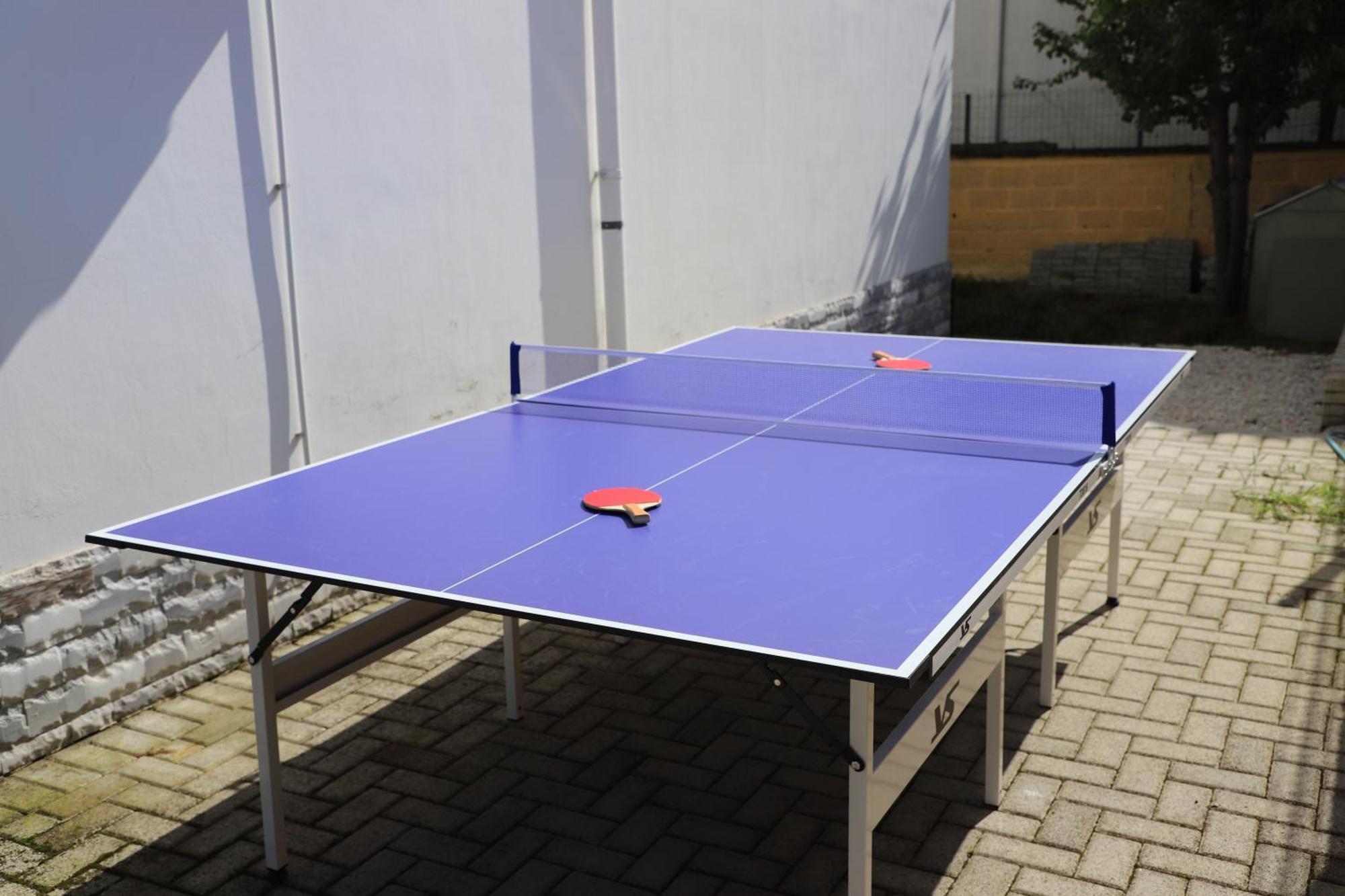 בראט Baza Hostel - Swimming Pool מראה חיצוני תמונה